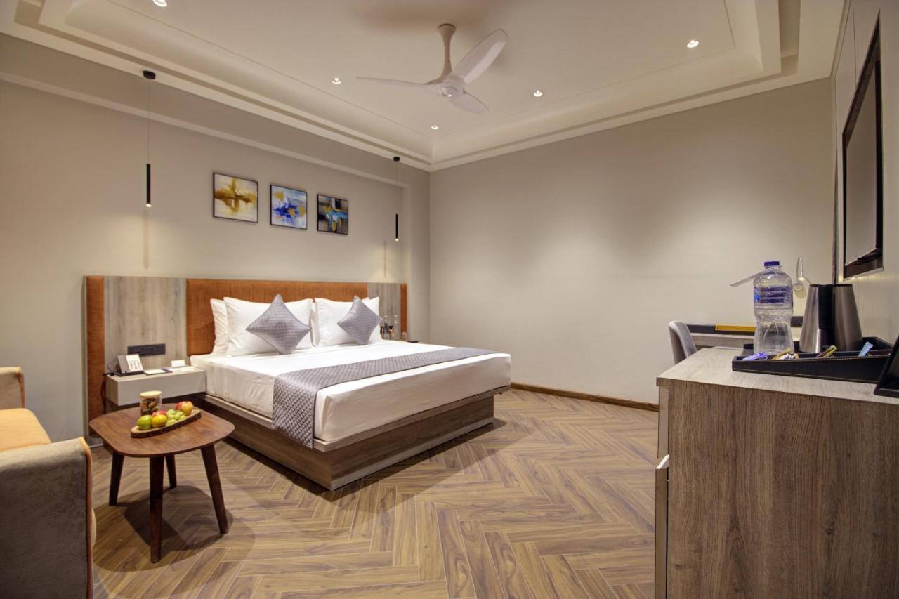 Cygnett Collection K K Hotel Faizabad Ngoại thất bức ảnh