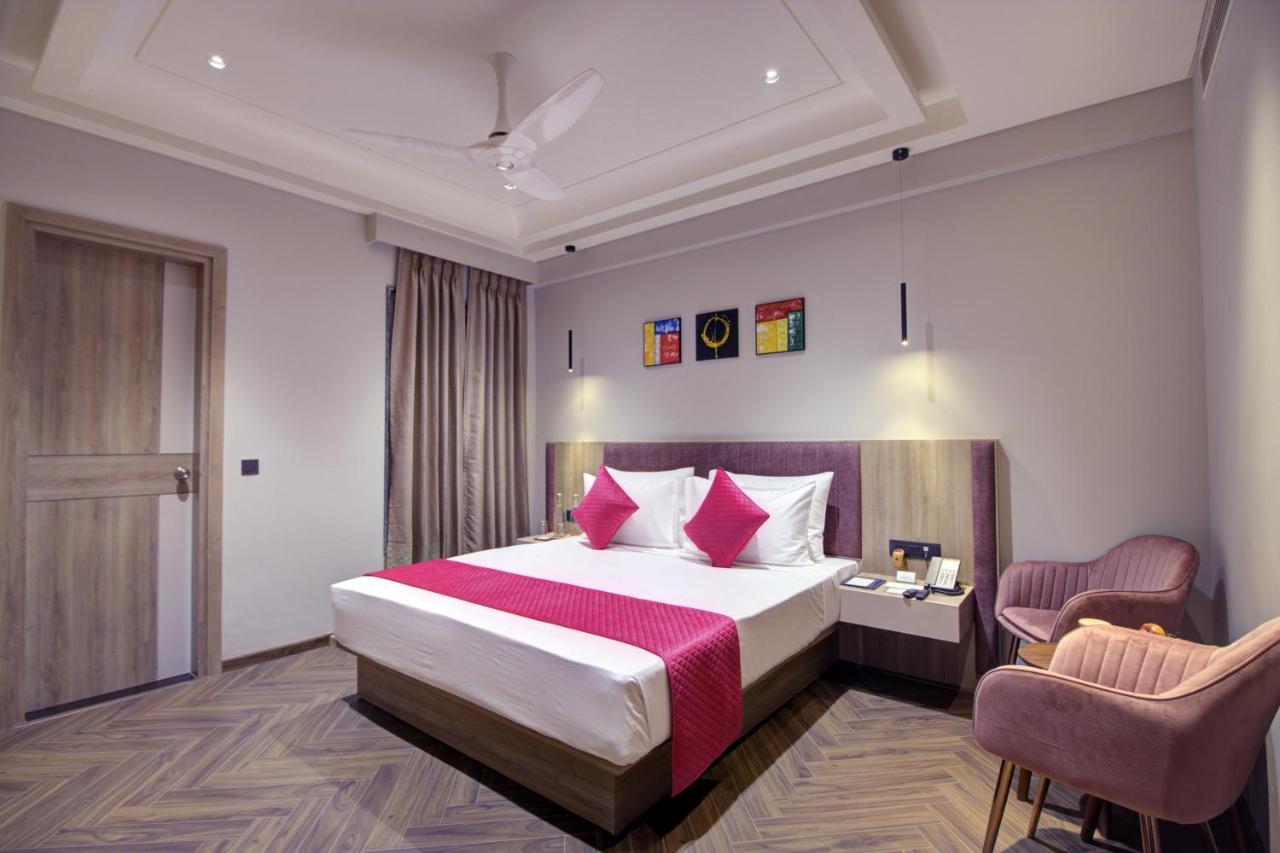Cygnett Collection K K Hotel Faizabad Ngoại thất bức ảnh